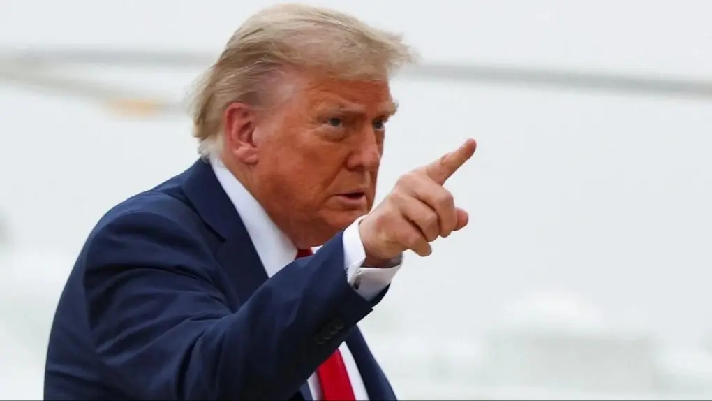 Ông Trump cân nhắc tấn công Iran, Tehran cảnh báo đáp trả